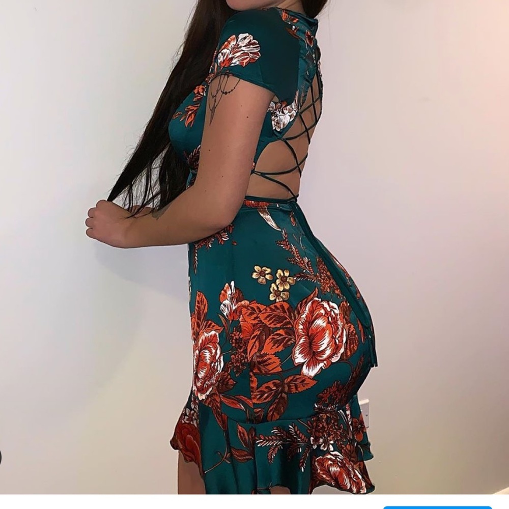 PrettyLittleThing perfect dress